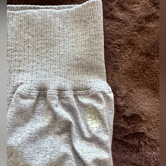 NWOT FP Movement Gray Leggings Size XS/S - Picture 4 of 7